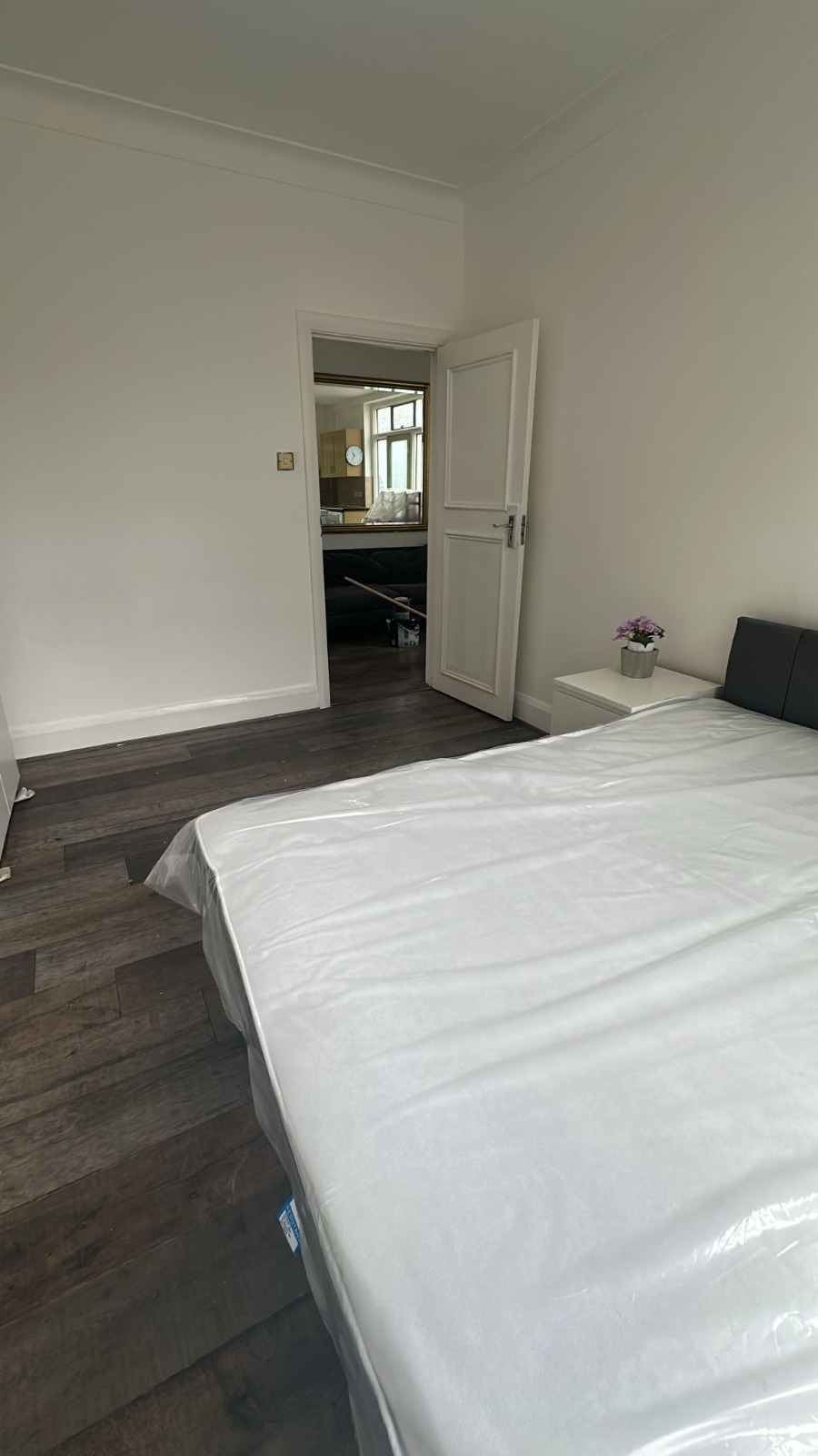 Double Rooms Available – £860PCM | Bills Included | NW4 4LR